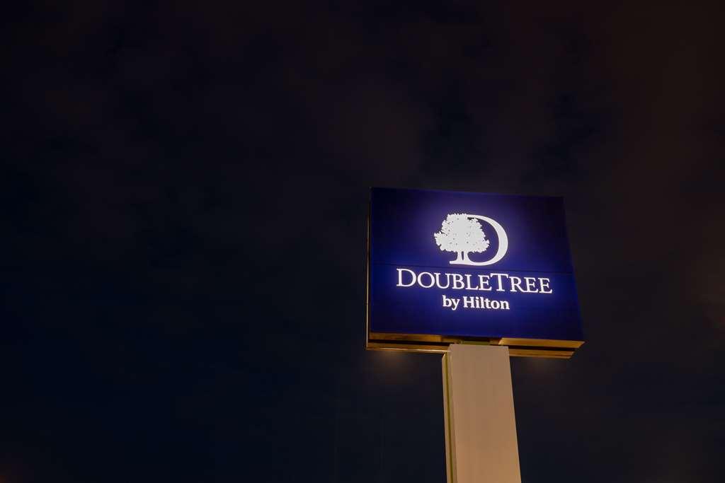 Doubletree By Hilton Calgary North Hotel Ngoại thất bức ảnh